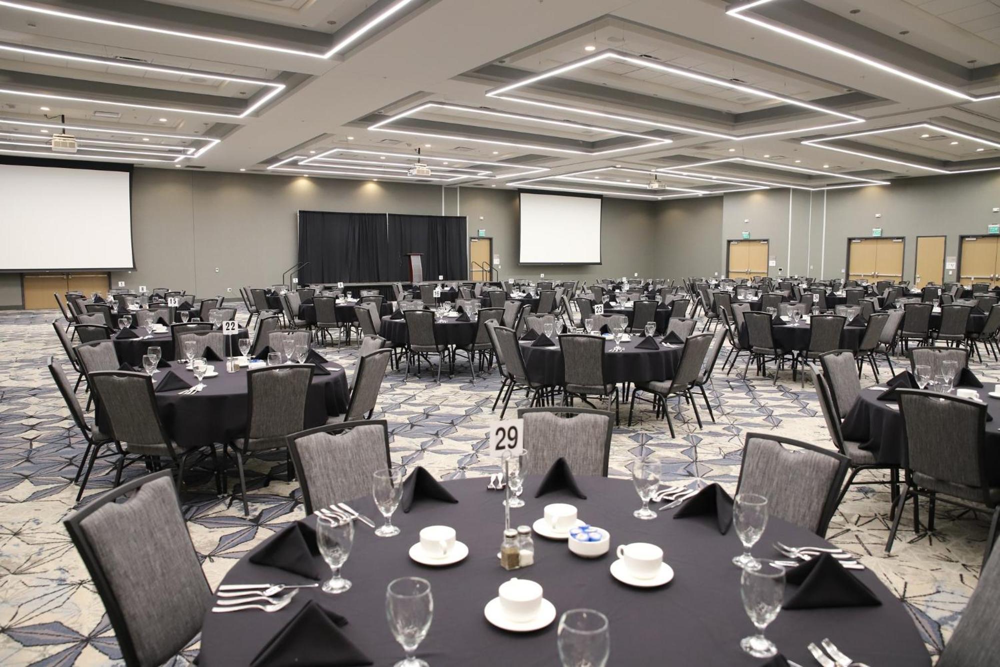 Holiday Inn & Suites Cedar Falls-Waterloo Event Ctr By Ihg Zewnętrze zdjęcie