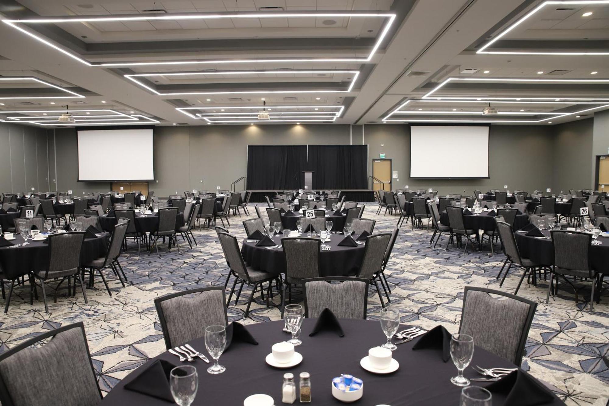 Holiday Inn & Suites Cedar Falls-Waterloo Event Ctr By Ihg Zewnętrze zdjęcie