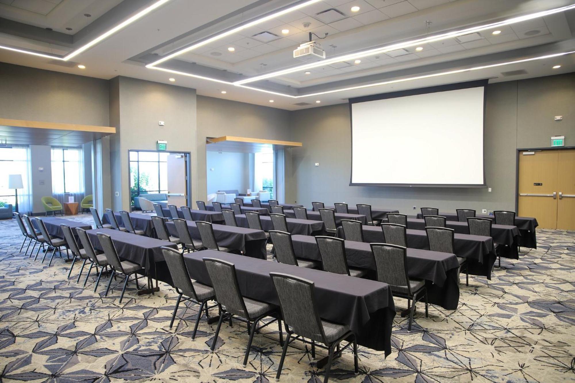 Holiday Inn & Suites Cedar Falls-Waterloo Event Ctr By Ihg Zewnętrze zdjęcie