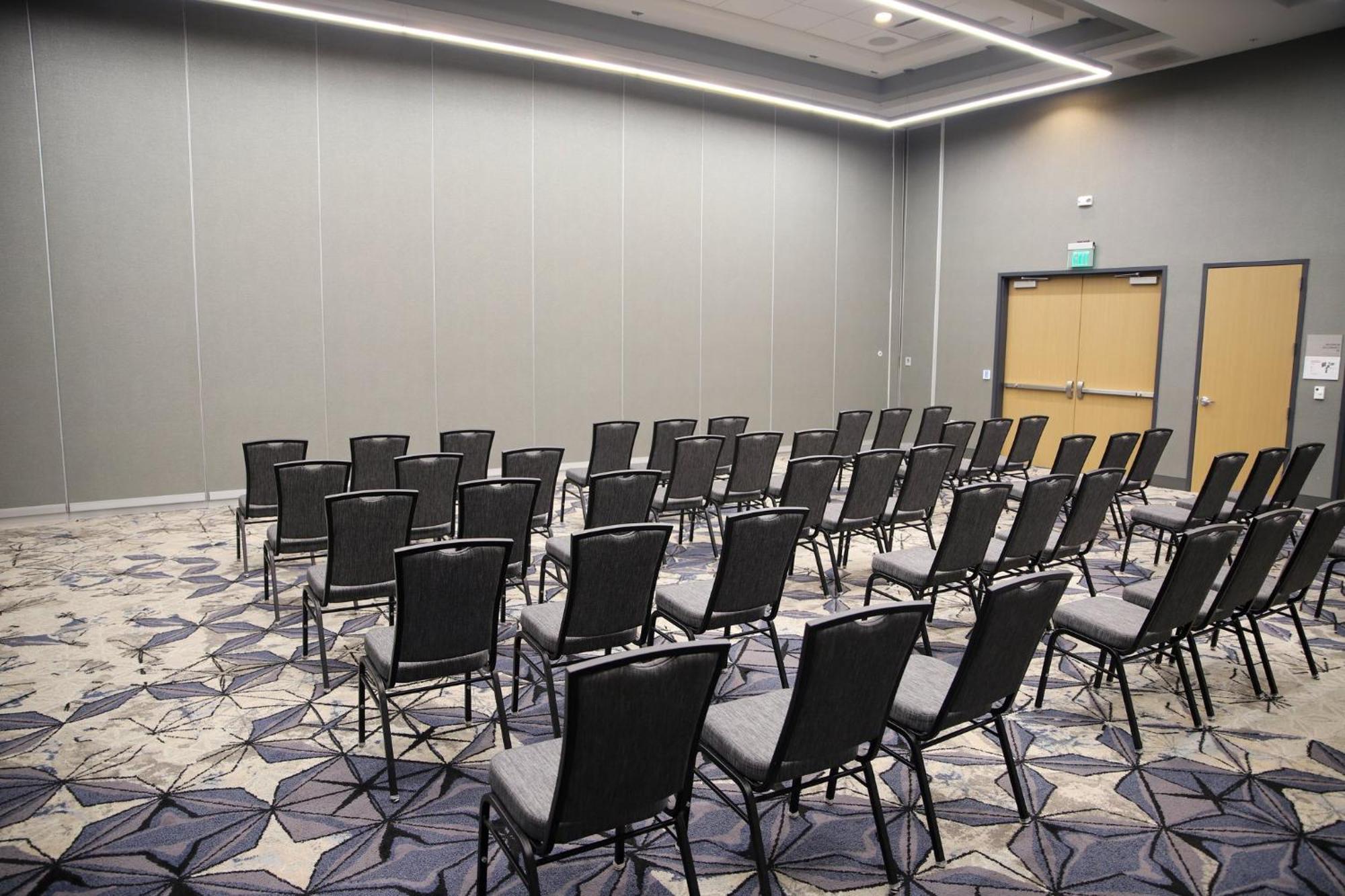 Holiday Inn & Suites Cedar Falls-Waterloo Event Ctr By Ihg Zewnętrze zdjęcie